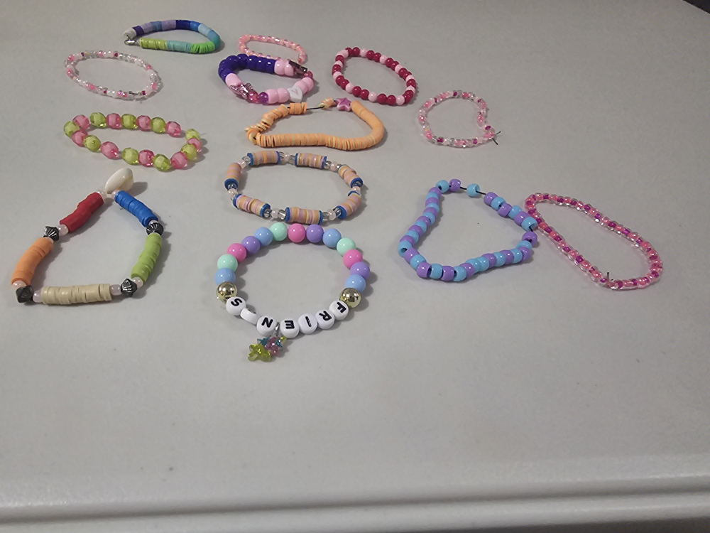 12 Handmade Beaded Bracelets - photo 2