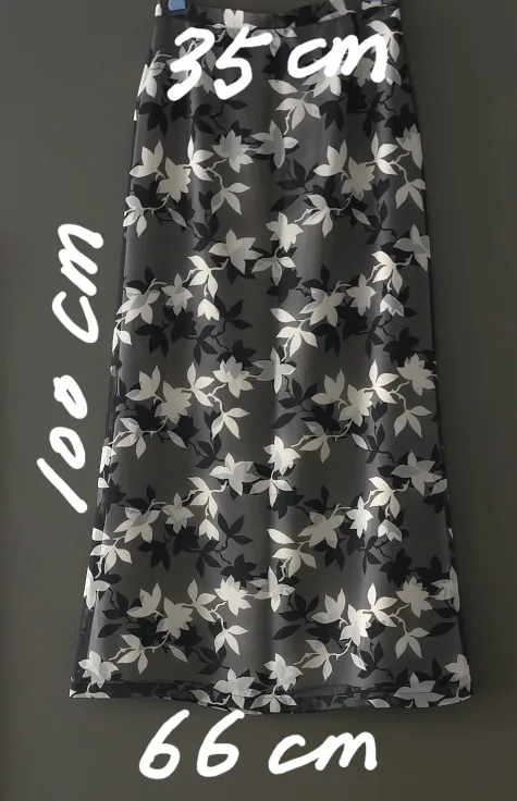 Women's Clothing Bundle: Tops, Pants & Skirt image indicator(4)