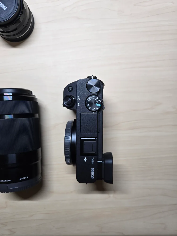 Sony Alpha 6300 Mirrorless Camera Kit image indicator(2)