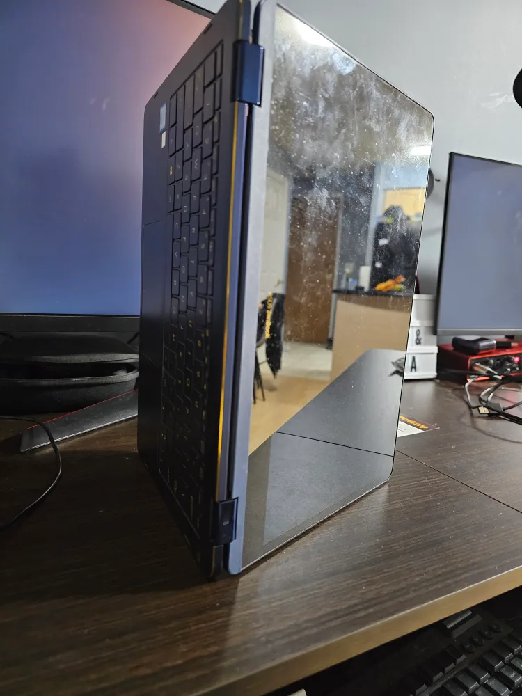 ASUS Zenbook Laptop - Excellent Condition image indicator(3)