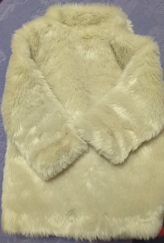 Cream-coloured Faux Fur Coat image indicator(3)