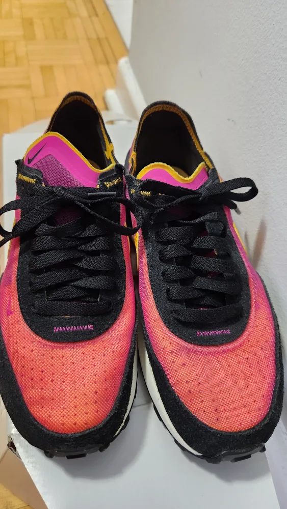 Women Nike Waffle One - University Gold (Size 7) *Almost New image indicator(2)