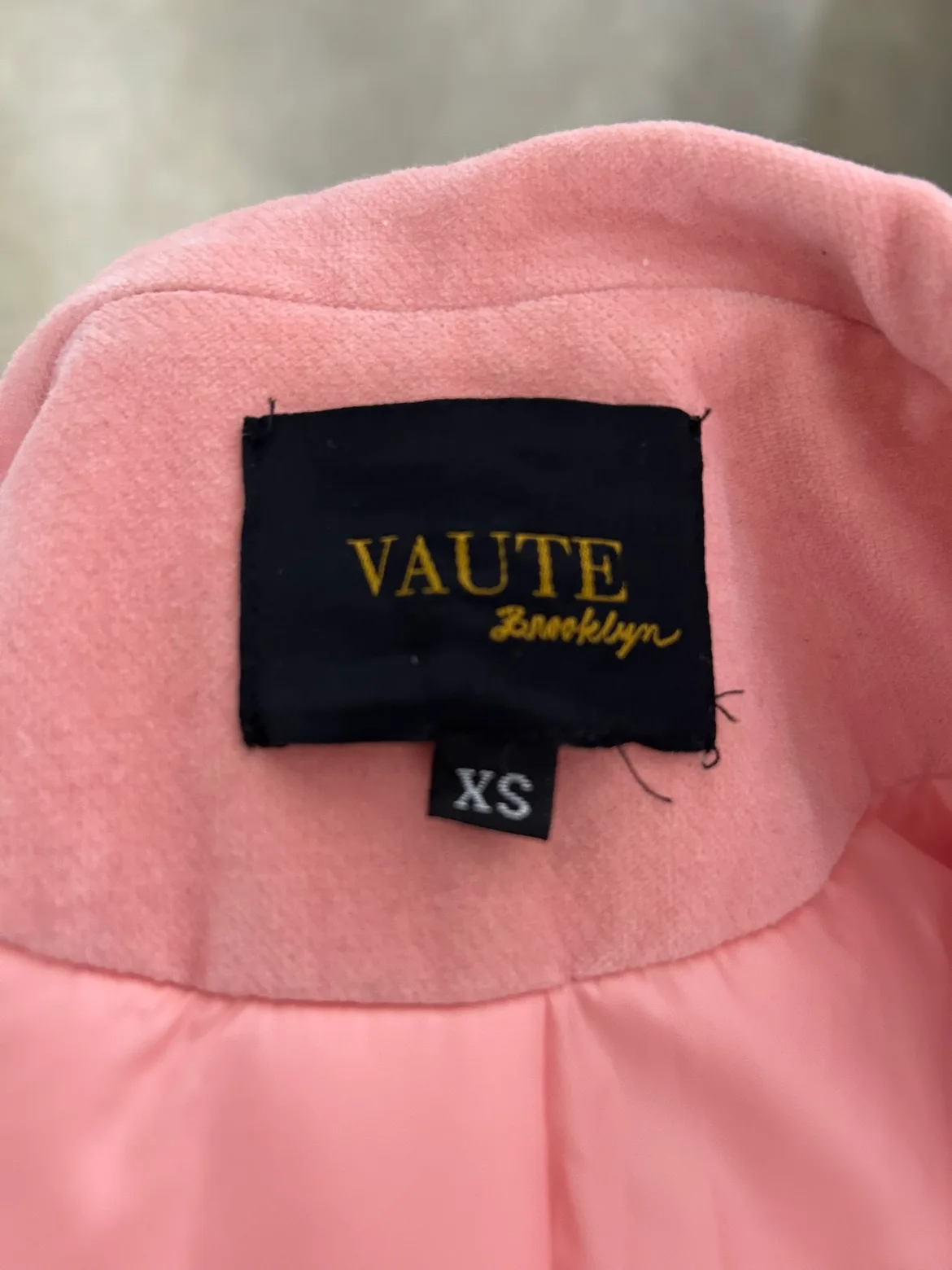 Vaute Couture winter coat image indicator(2)