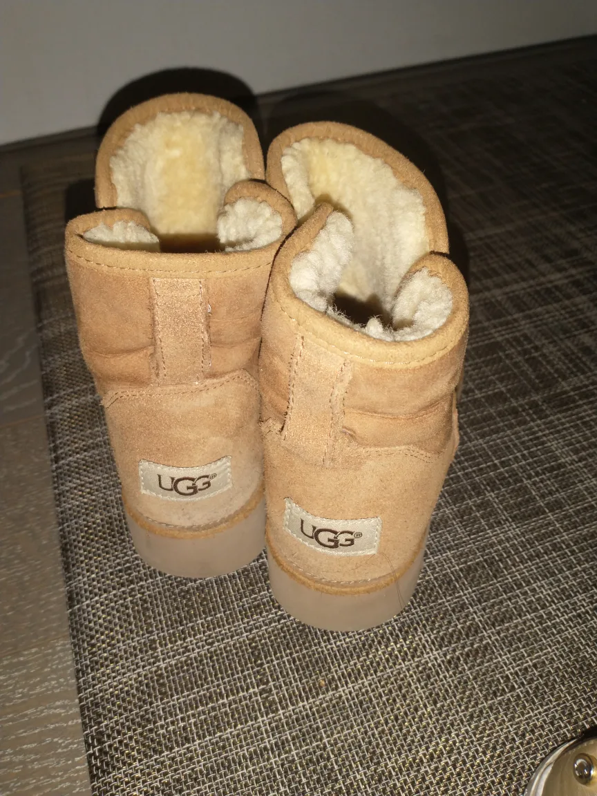 UGG Australia Women's Tan Suede Boots thumbnail