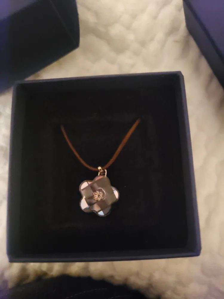 Swarovski Flower Pendant Necklace image indicator(2)