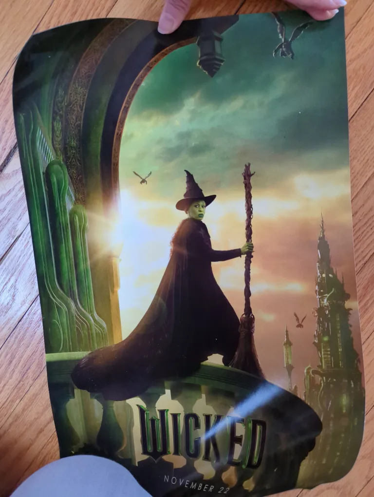 Wicked Movie Poster - Elphaba and Galinda image indicator(2)