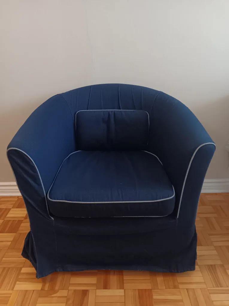 Free Ikea armchair with slipcover thumbnail