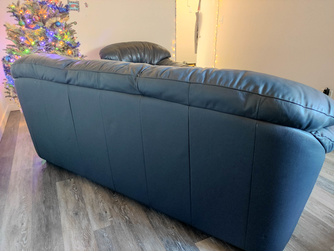 Italian leather Sofa and Loveseat Set - photo 3