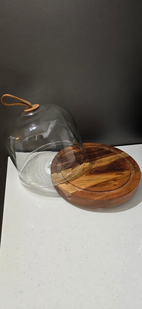 Wooden pastry board with glass dome image indicator(2)