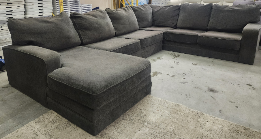 ASHLEY FURNITURE U SHAPE SECTIONAL. FREE DELIVERY!!! - photo 3