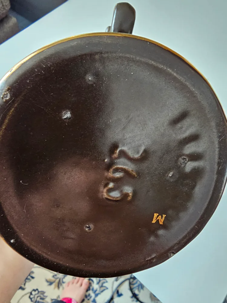 Vintage Black and Gold Ceramic vase image indicator(6)