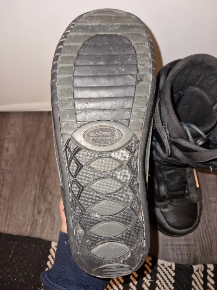 Elan Snowboard Boots | Women's US 7 / 38 EUR image indicator(5)