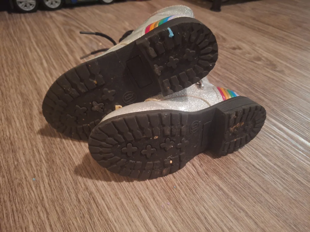 Girls' Silver Glitter Rainbow Boots - Size 10 image indicator(4)