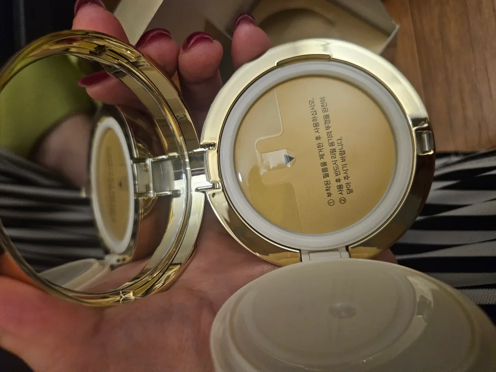 Amorepacific Cushion Compact Foundation - Rose Pink image indicator(3)