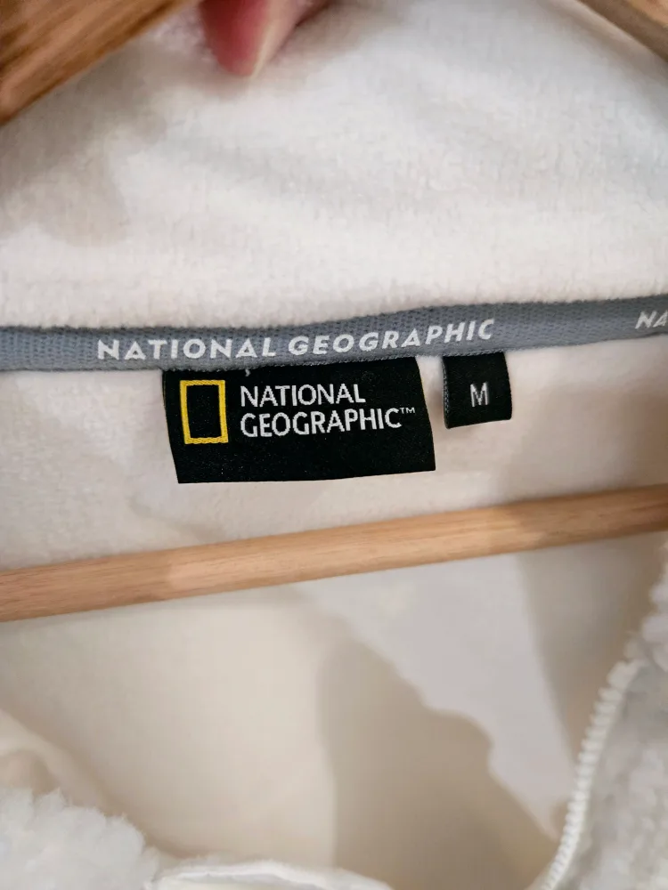 National Geographic Men's Size Medium White Fleece Pullover image indicator(3)