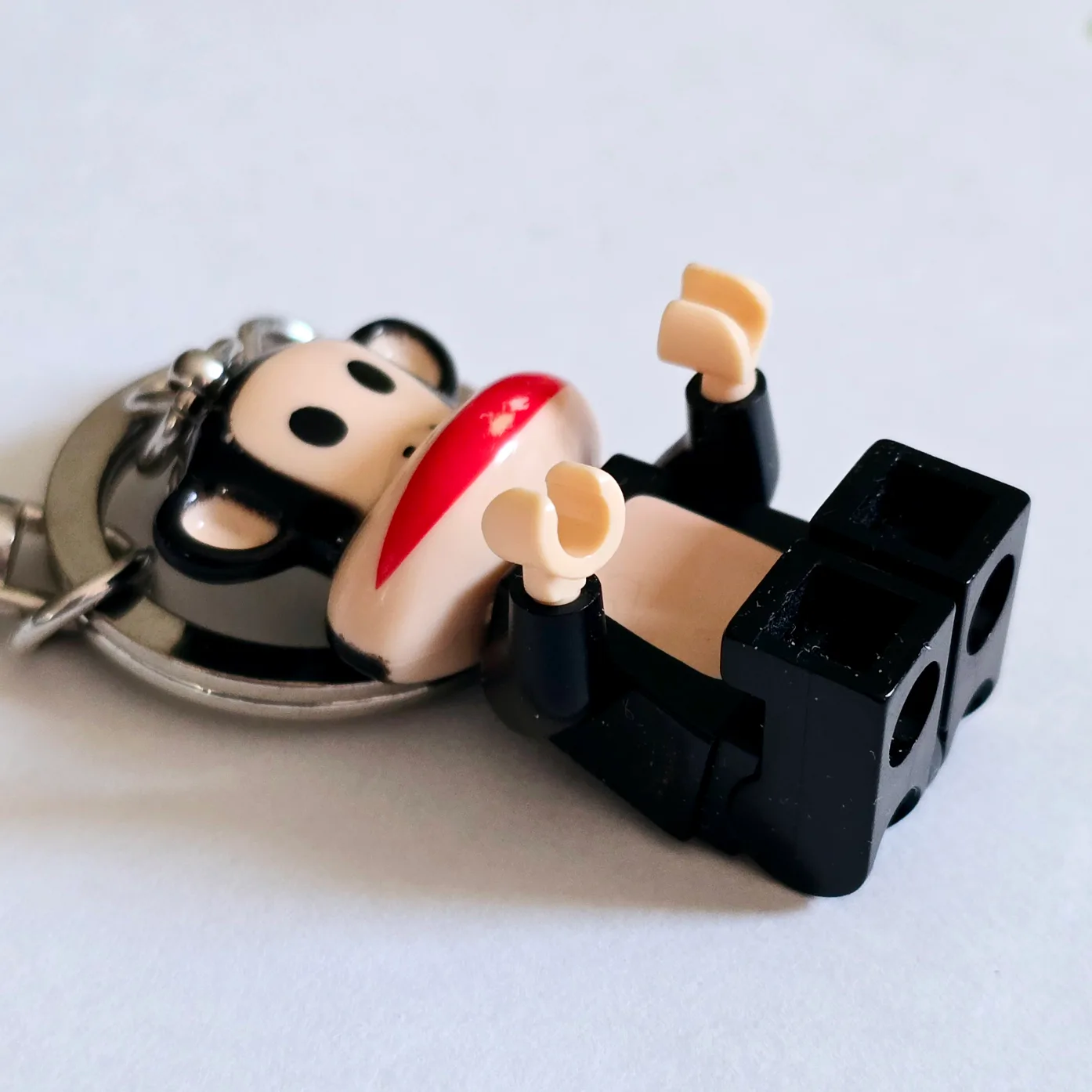 LEGO 2006 Paul Frank the Monkey 852023 Minifigure Keychain image indicator(5)
