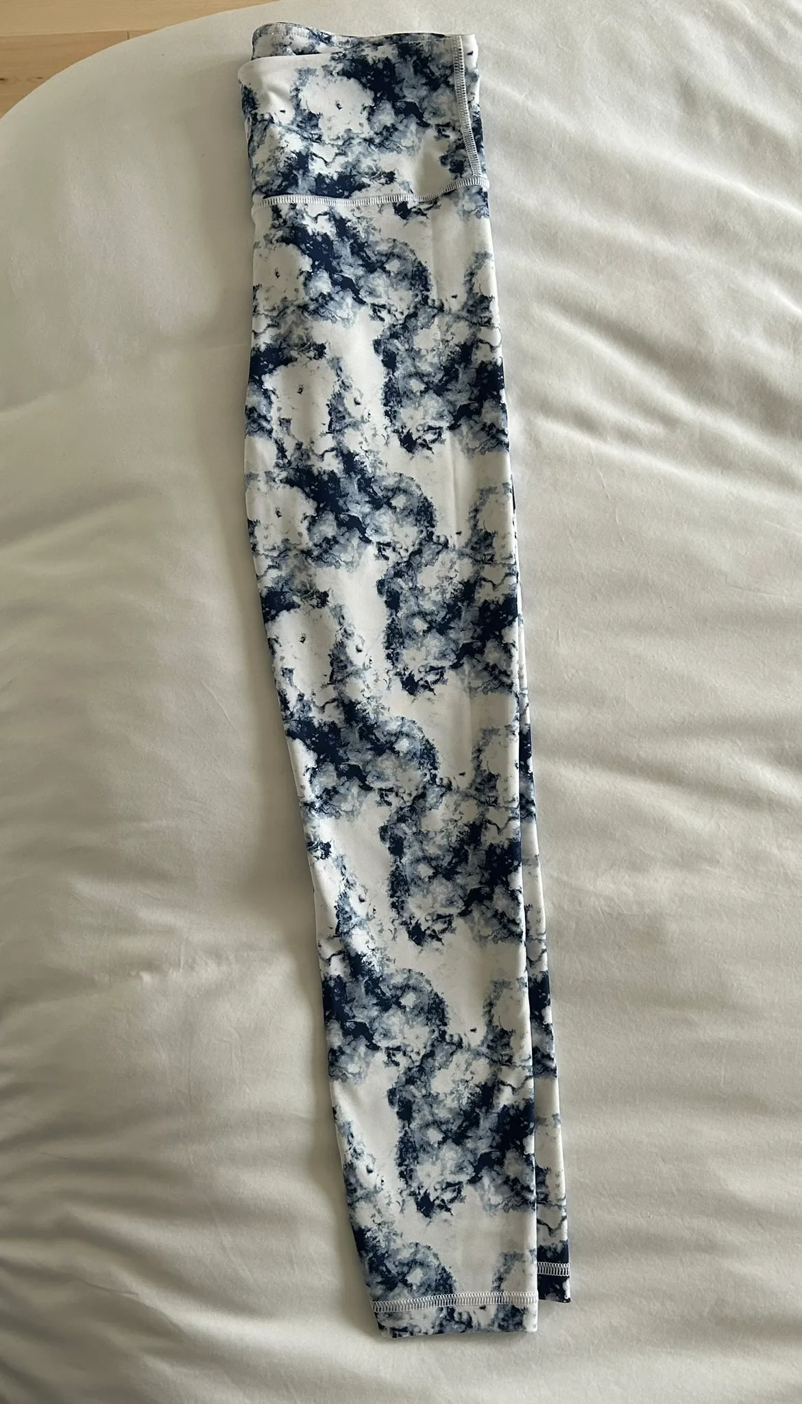 GapFit Blackout Technology Leggings - Size Small image indicator(2)