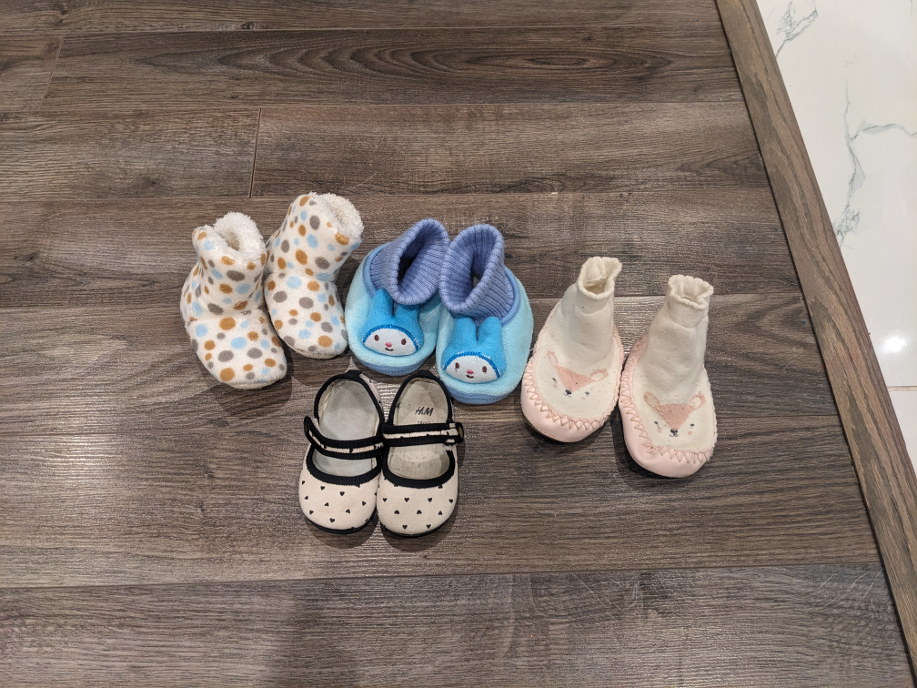 Baby clothes and shoes - photo 4