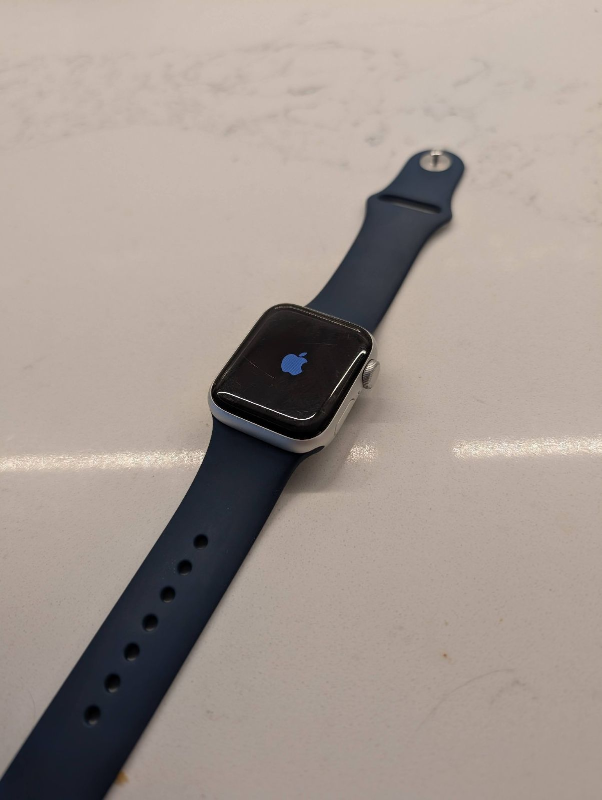 Apple Watch SE - 40mm, silver case