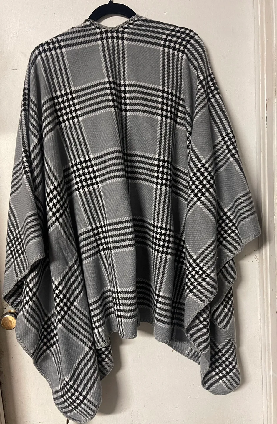 Grey and Black Plaid Cape image indicator(2)