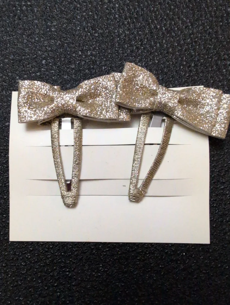 Glitter Unicorn and Bow Hair Clips #Freecycle 💚 image indicator(3)