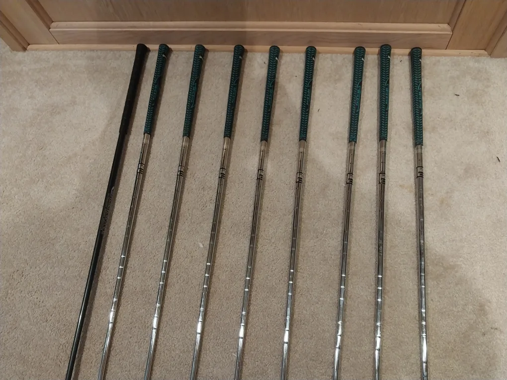 Pre-owned Golf Club Set - Includes Driver and Irons image indicator(5)