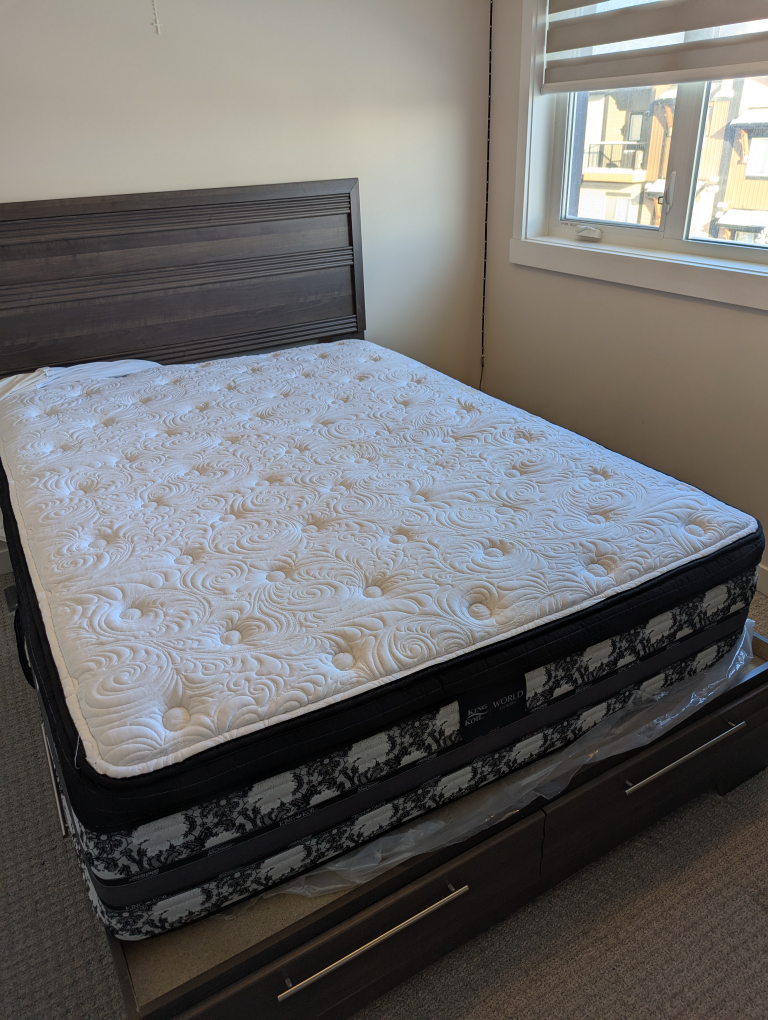 King Koil Luxury Mattress for Sale - photo 2