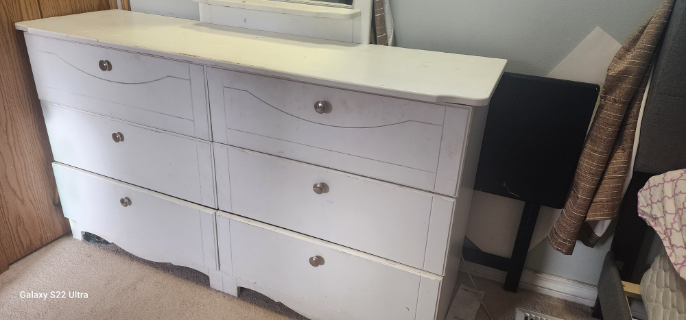 White dresser with mirror - photo 4
