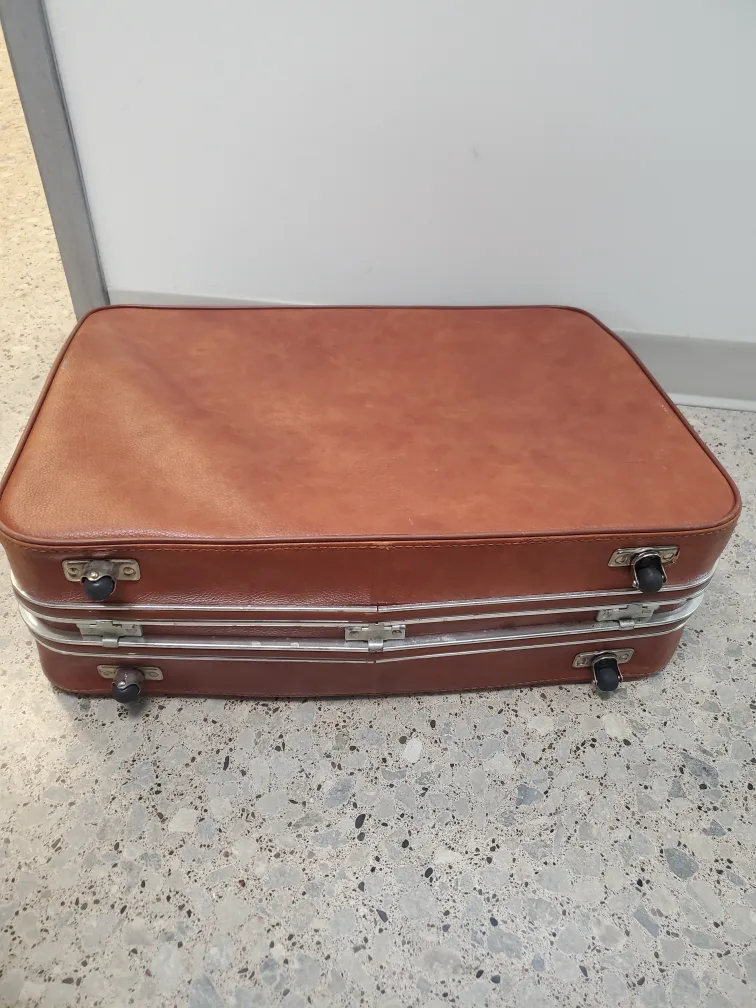 Jetliner Soft Shell Suitcase, 1970s Vinyl, Brown (w Wheels) image indicator(4)