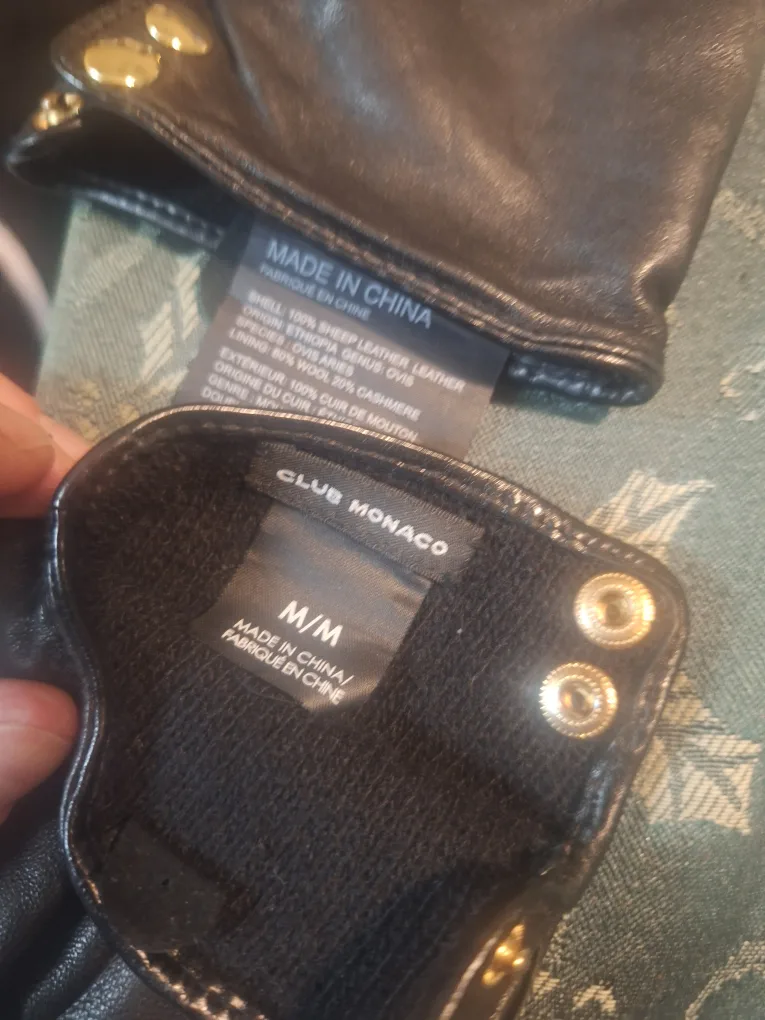 Club Monaco Black Leather Gloves - Size Medium image indicator(3)