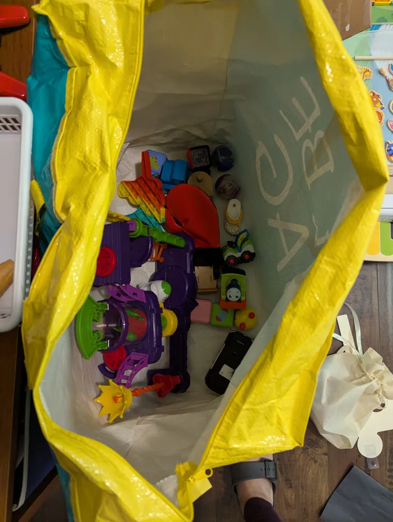 Toy and book bundle - all must go! image indicator(8)