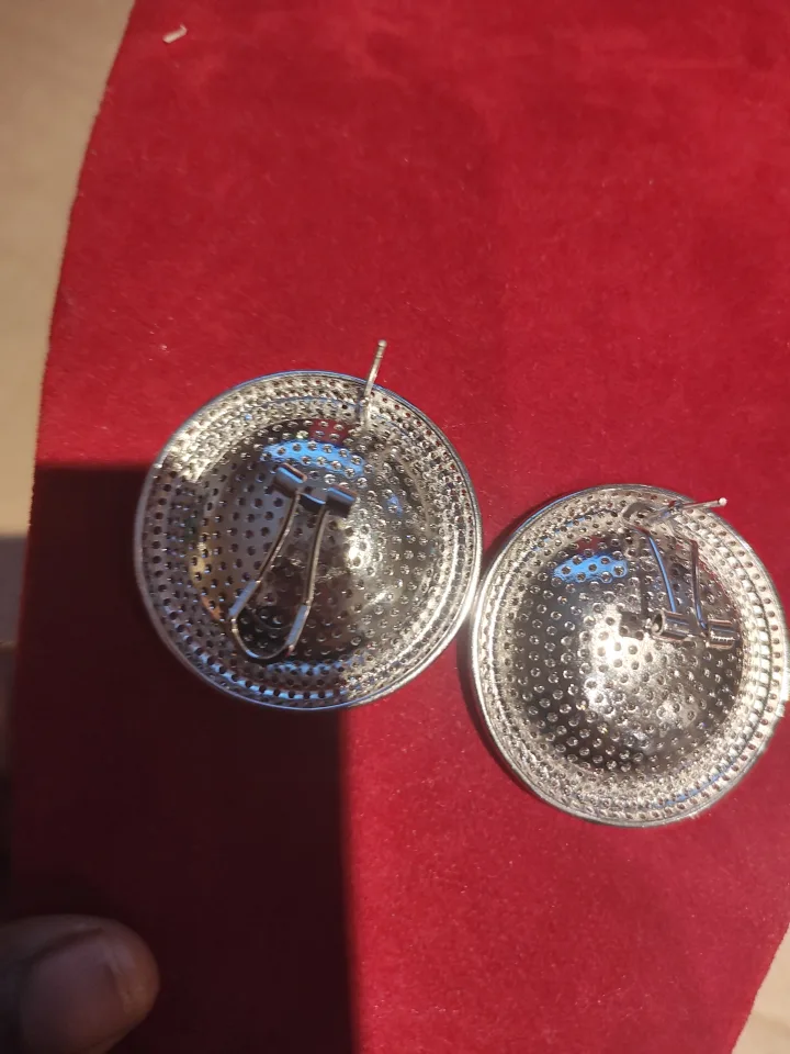 Sparkling Round zirconia Stud Earrings image indicator(8)