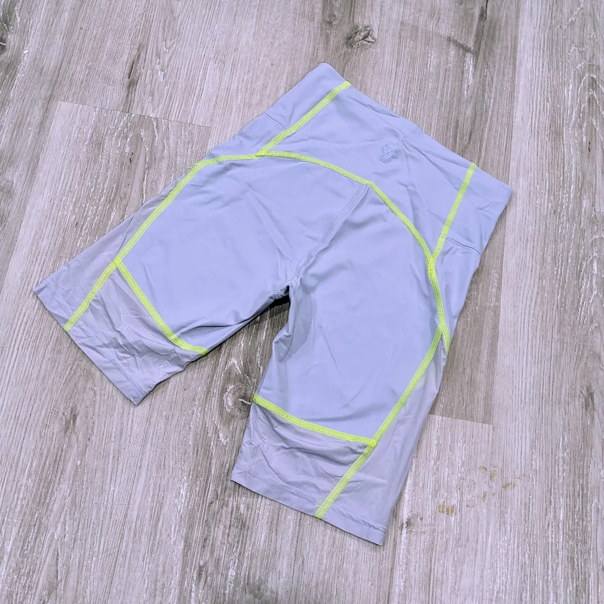 Aritzia TNA High Waisted Bike/ yoga Shorts image indicator(2)