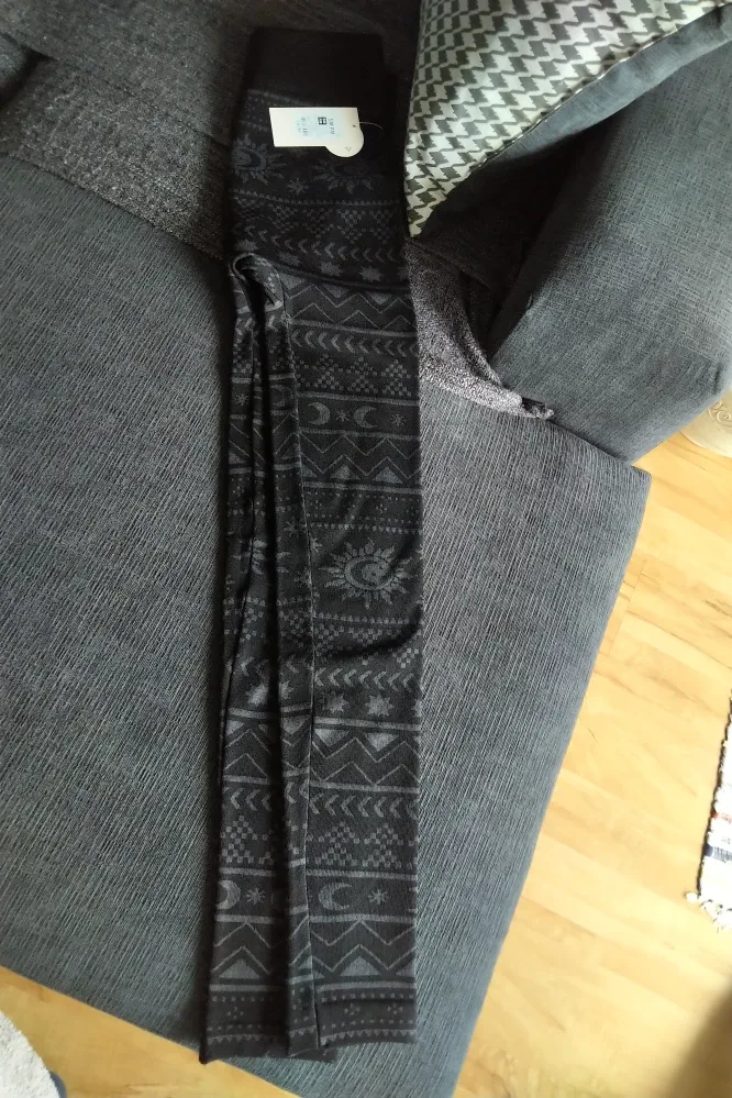 Super Cozy Fleece-Lined Leggings - Size Small/Medium image indicator(2)