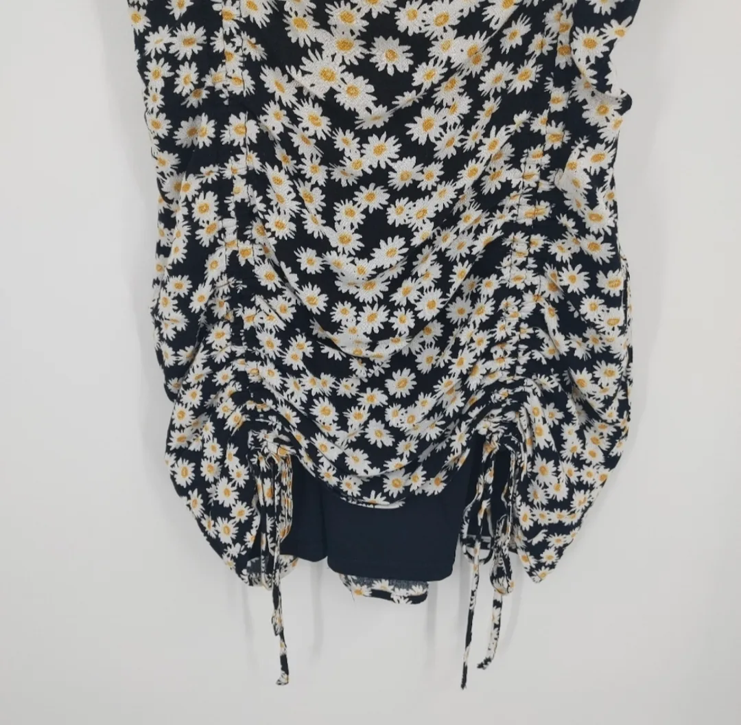 Adorable Daisy Print Mini Dress (size small) image indicator(4)
