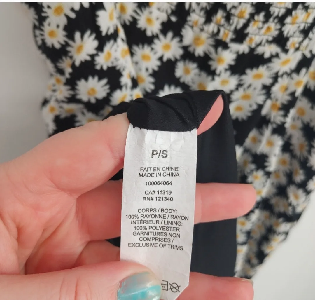 Adorable Daisy Print Mini Dress (size small) image indicator(8)