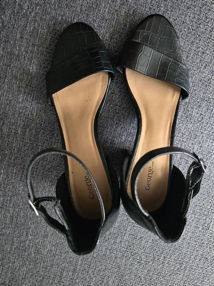 George Women's Black Ankle Strap Heels image indicator(5)