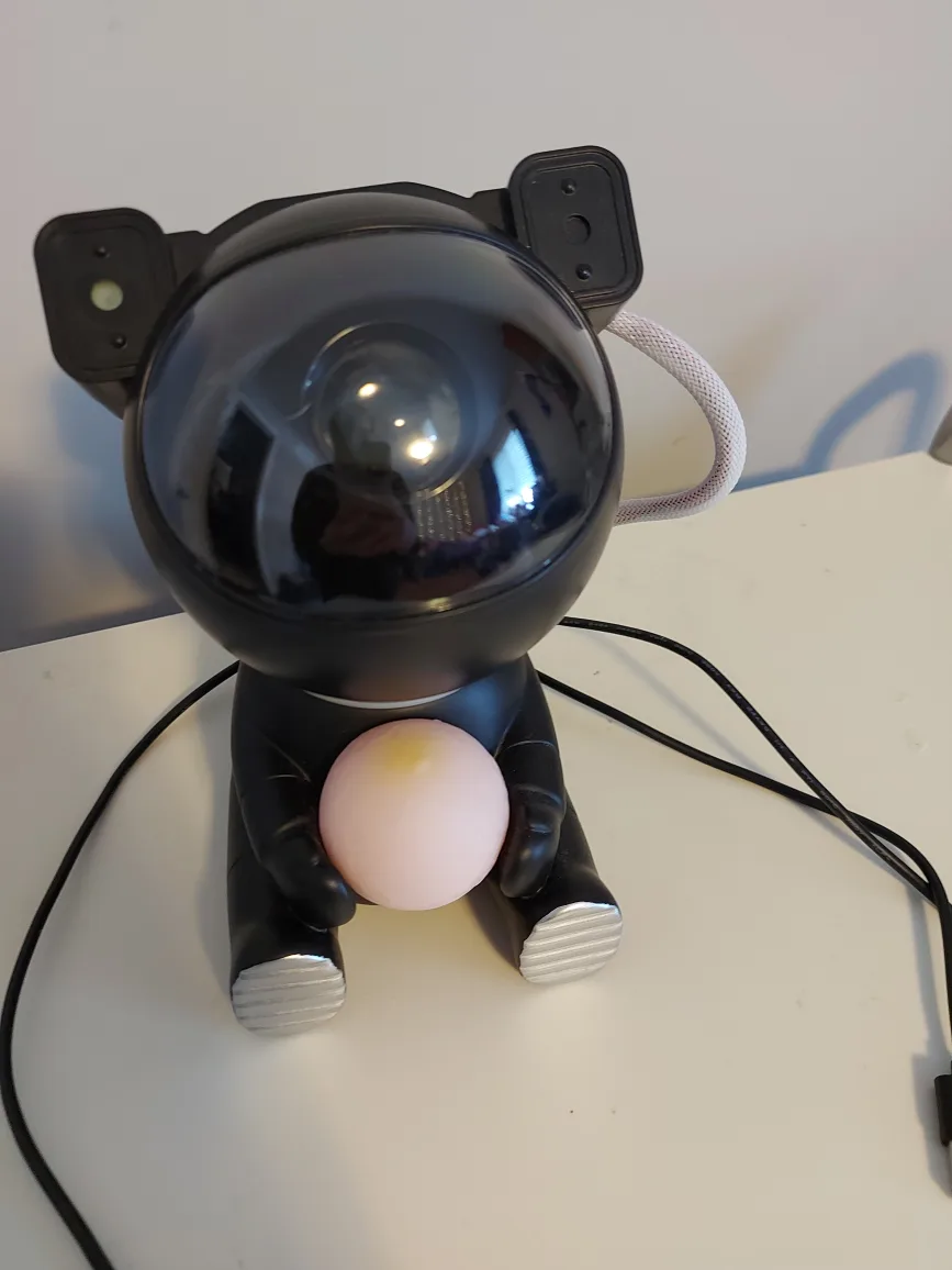 Cute Astronaut Light Projector with Remote image indicator(2)