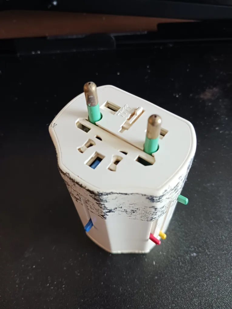 👉Handy International Travel electric plug Adaptor image indicator(3)