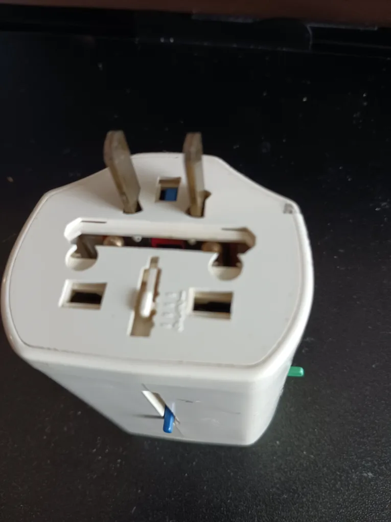 👉Handy International Travel electric plug Adaptor image indicator(6)