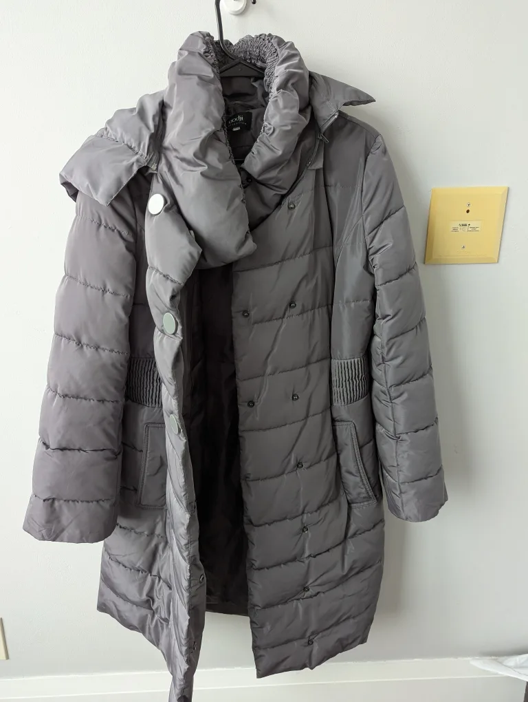 Women's Grey Puffer Jacket image indicator(2)