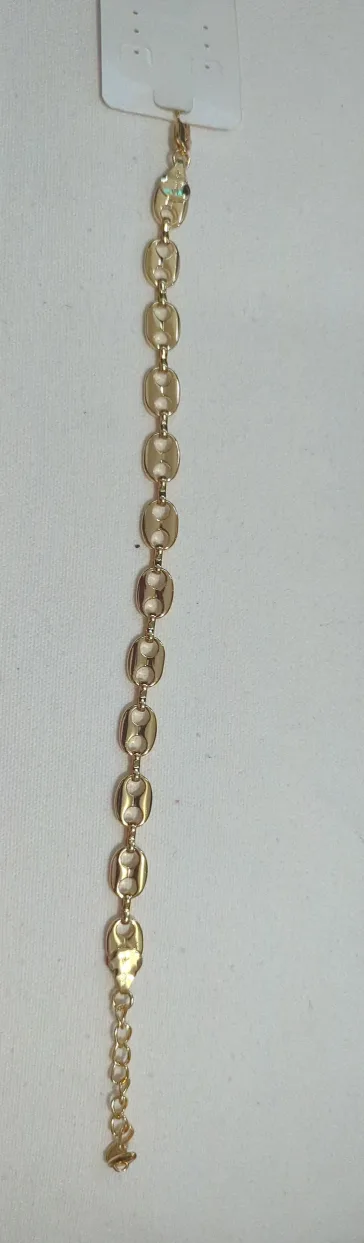 Gold Oval Link Bracelet thumbnail