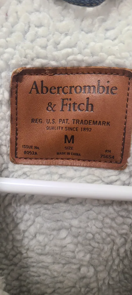 Abercrombie sherpa lined denim jacket image indicator(3)