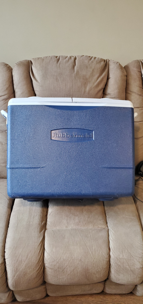 Rubbermaid Cooler
