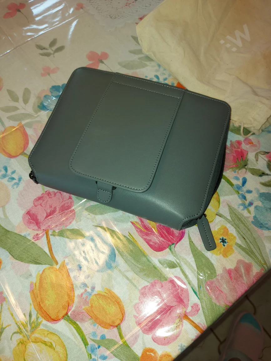 Wallets by Design Leather Zippered Wallet image indicator(2)