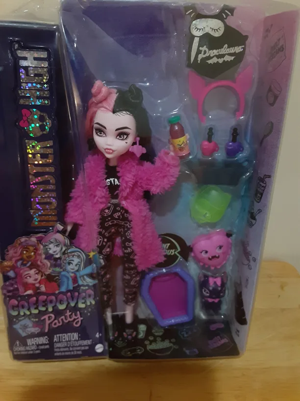Monster High Draculaura  Doll Sleepover Creepover Party image indicator(10)