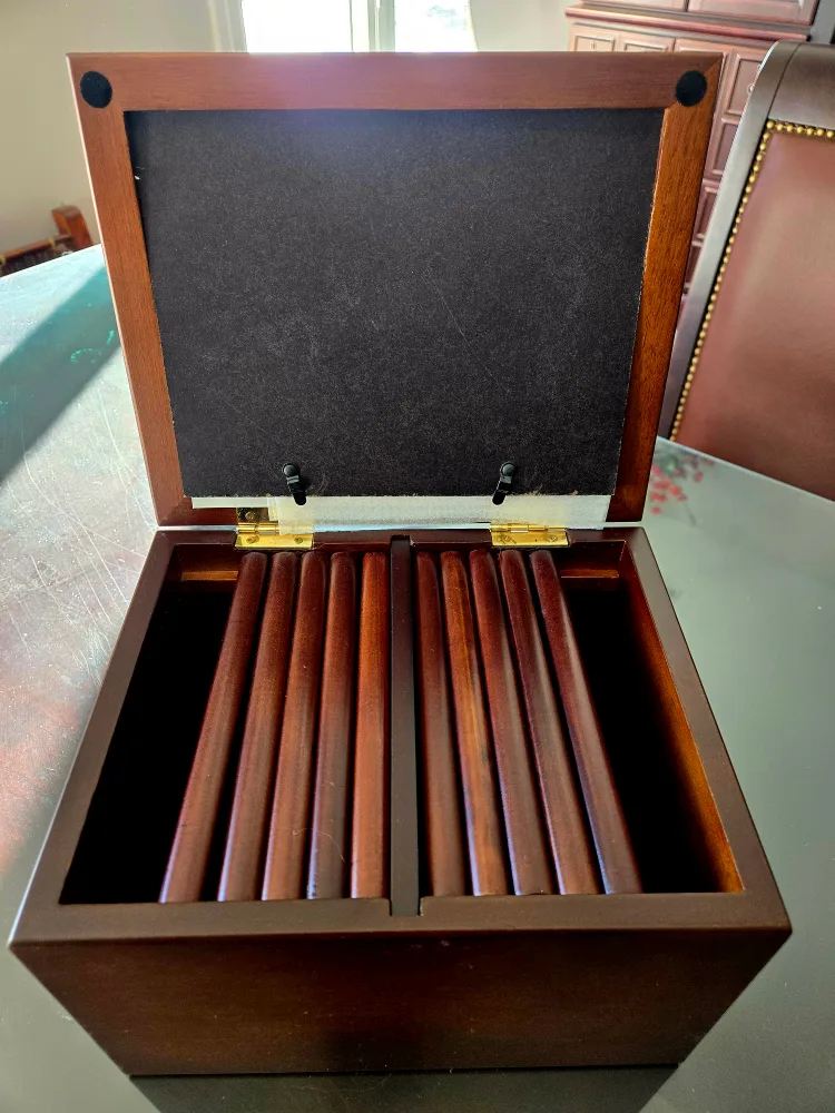 Wooden Photo Box with 6 Frames image indicator(5)