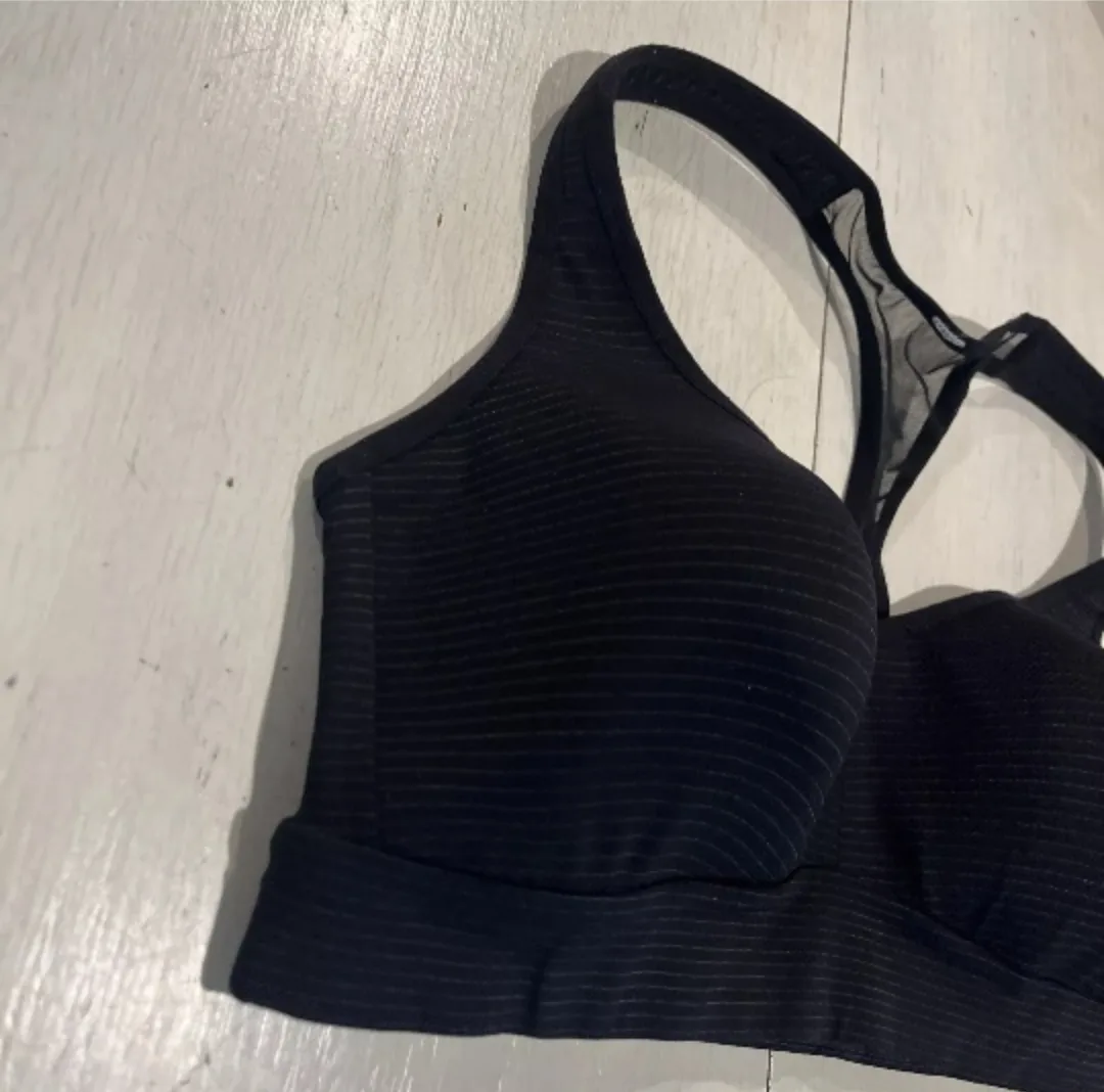 Lululemon Speed Up Bra - Black/Gold Stripe -Size 8 C/D Cup image indicator(6)