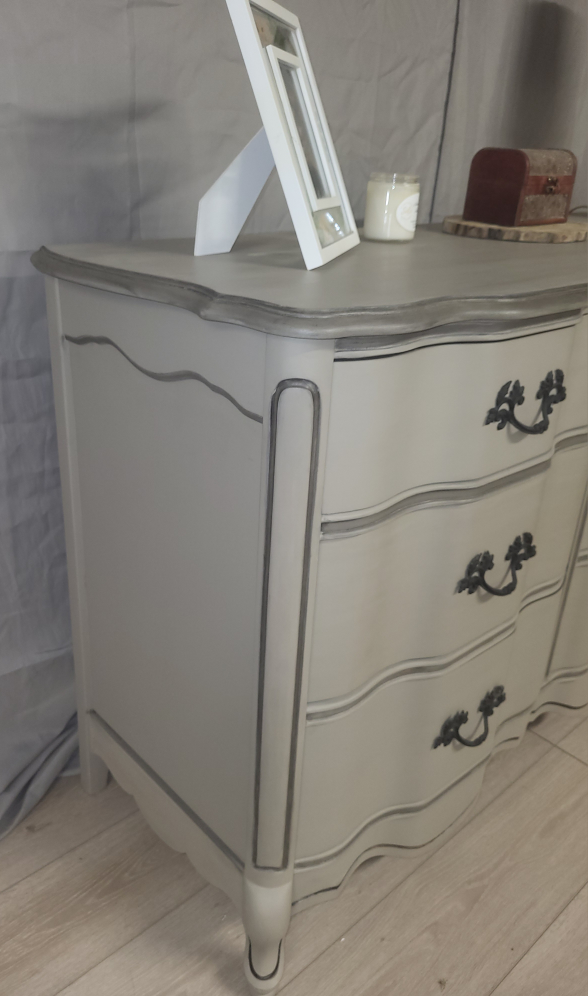 Vintage French Provincial dresser with mirror - photo 2
