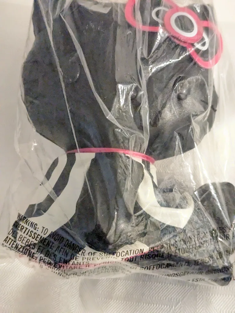 NEW MAC Cosmetics Hello Kitty Plush Toy 2008 limited edition image indicator(3)